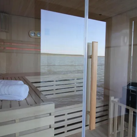 Schwimmende Haus Villa Elsterheide