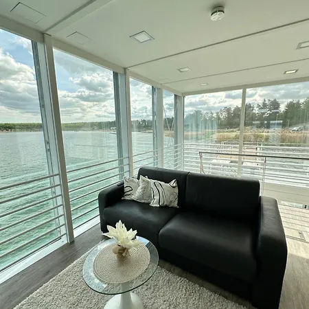 Villa Schwimmende Haus