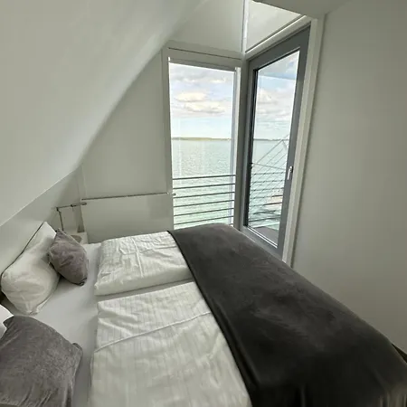 Villa Schwimmende Haus