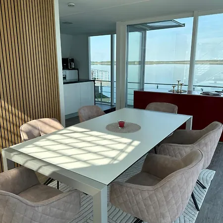 Villa Schwimmende Haus