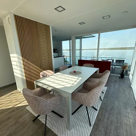 Villa Schwimmende Haus *