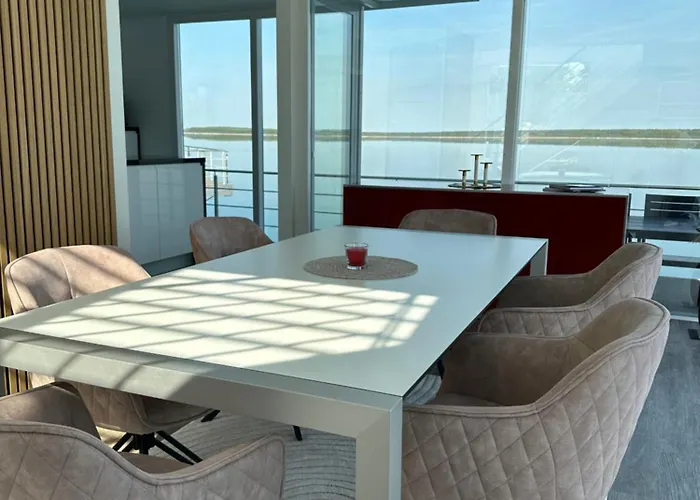 Schwimmende Haus فيلة