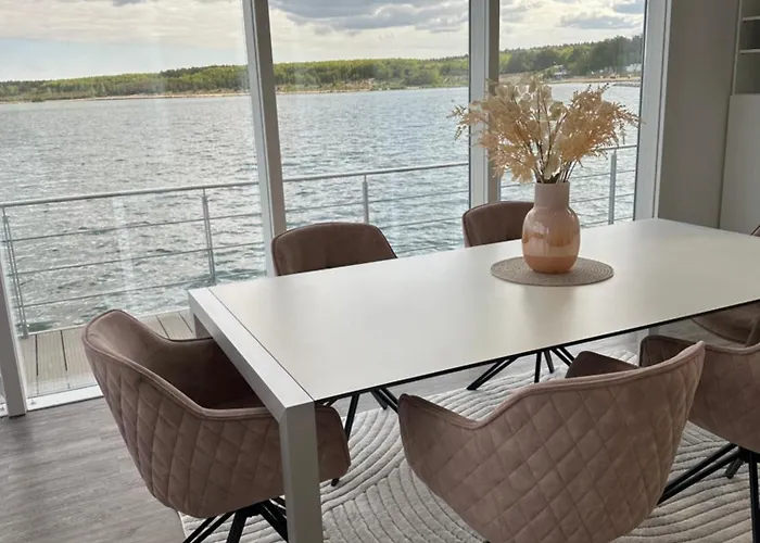 فيلة Schwimmende Haus Elsterheide