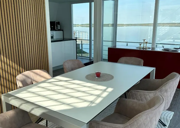 فيلة Schwimmende Haus