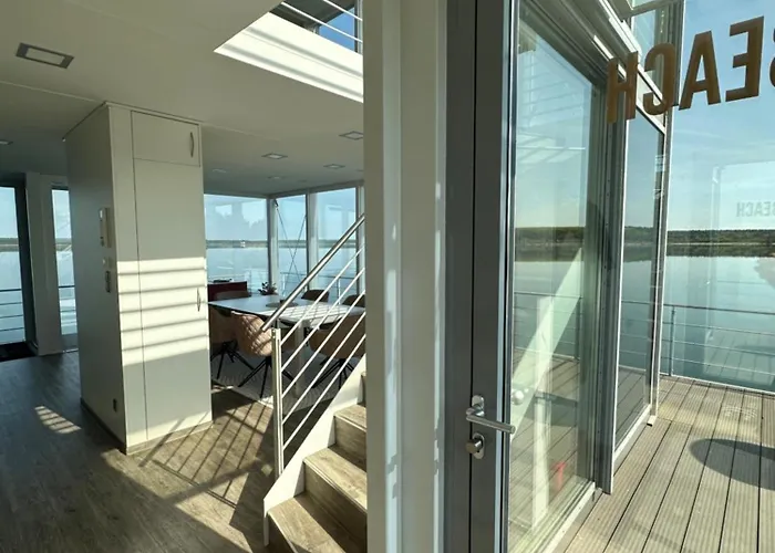 Schwimmende Haus فيلة *